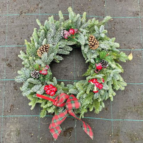 Handmade Xmas Wreaths at Woolpit Nurseries